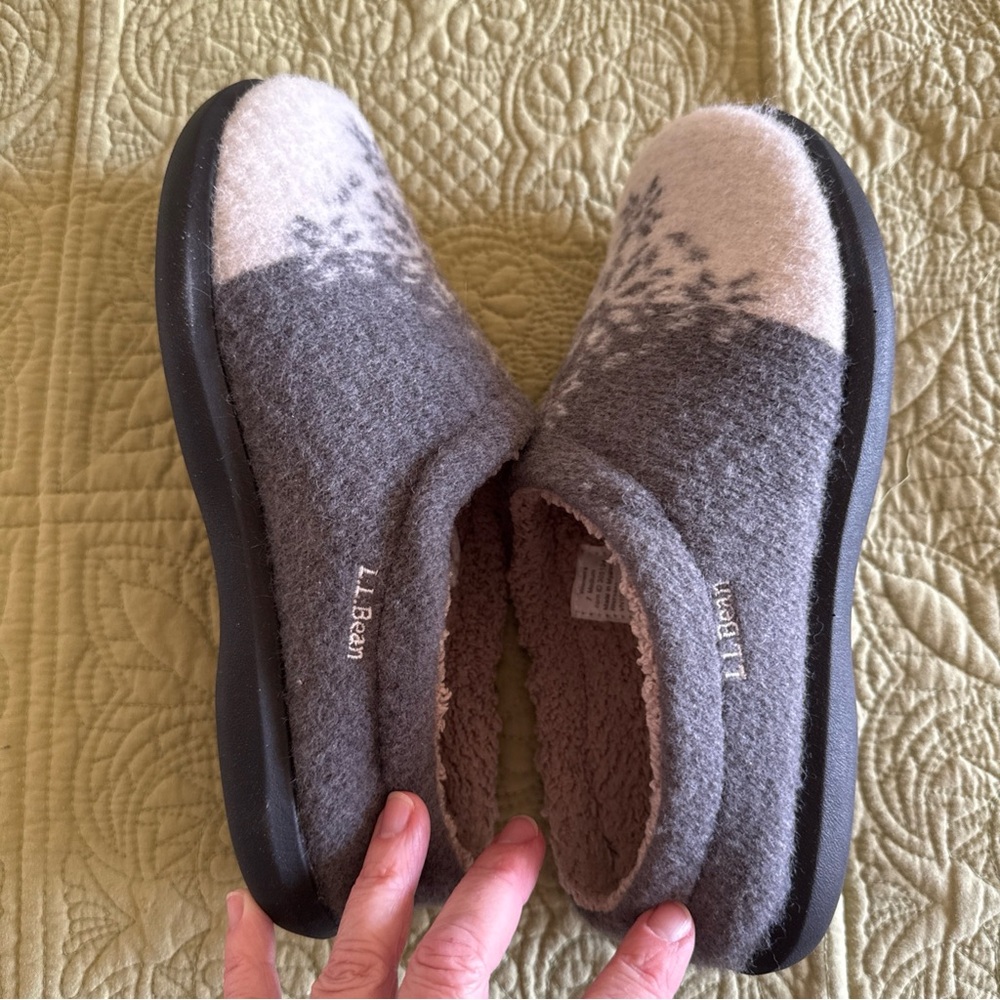 L.L. Bean, Sz. 7, Snowflake, Women's Slippers - Picture 5 of 6